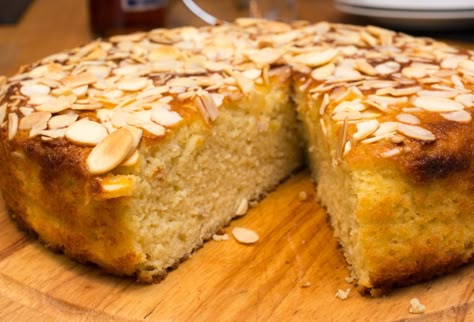 Almond Cake Gluten Free, Gluten Free Cracker Recipe, Apple And Almond Cake, Gluten Free Apple Cake, Healthy Apple Desserts, Glutenfri Baking, Healthy Cakes, Almond Flour Cakes, Limoncello Recipe