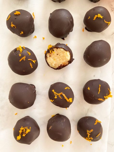 Keto Truffles, Pizza Chaffles, Gluten Free Desserts Cookies, Paleo Whole 30 Recipes, Sweets Healthy, Thm Meals, Keep Christ In Christmas, Dark Chocolate Orange, Truffles Chocolate