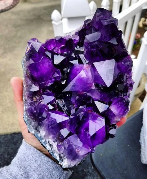 193.7k Followers, 1,497 Following, 2,542 Posts - See Instagram photos and videos from 🌻Bri🌻 (@rocksforthespirit) Amythest Aesthetic Crystal, Amythest Aesthetic, Black Pinterest, Crystal Aesthetic, Pretty Rocks, Crystal Therapy, Summer Street, Crystal Healing Stones, Crystal Magic