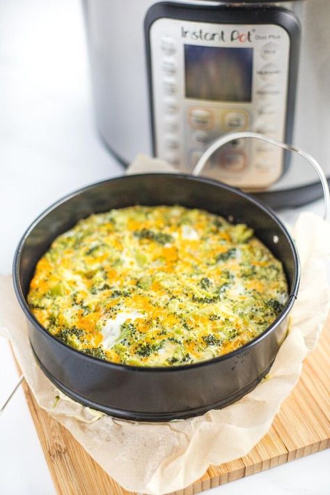 Crockpot Frittata, Instant Pot Springform Pan Recipes, Instant Pot Breakfast, Instant Pot Frittata Recipes, Slow Cooker Frittata Recipes, Instant Pot Frittata, Overnight Frittata Egg Casserole, Basic Frittata Recipe, Just Egg Frittata