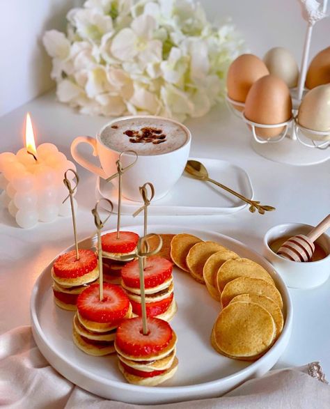 Pancakes Decoration, Hotcakes Aesthetic, Pancake Decoration Ideas, Breakfast Pancakes Aesthetic, Pancake Birthday, Dolci Finger Food, Cabinet Color Ideas, Kitchen Cabinet Color, Kitchen Cabinet Color Ideas