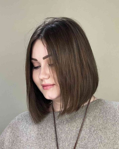 Cabelo Plus Size, Bobs For Round Faces, Shortish Hair, Haircuts For Round Faces, Bob Haircut For Round Face, Short Hair Cuts For Round Faces, Choppy Bob Haircuts, Best Bob Haircuts, Dramatic Hair