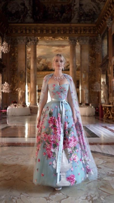 Kitty Spencer Wedding, Kitty Spencer Royal Wedding, Earl Spencer, Lady Kitty Spencer, Lady Kitty, Italian Castle, Kitty Spencer, Michael Lewis, Dolce Gabbana Dress