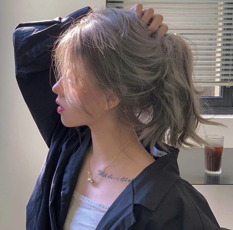 Ash Gray Hair Color, Ash Grey Hair, Ulzzang Hair, Grey Blonde Hair, Blonde Asian, Grey Hair Men, Grey Hair Styles For Women, Dyed Hair Inspiration, Short Grey Hair