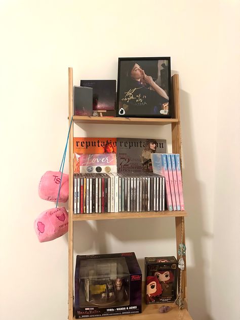 taylor swift marvel wanda maximoff phoebe bridgers Bedroom Taylor Swift, Taylor Swift Collection Shelf, Taylor Swift Display, Taylor Swift Vinyl Collection, Room Ideas Taylor Swift, Taylor Swift Shelf, Taylor Swift Collection, Taylor Swift Theme Room, Taylor Swift Themed Bedroom