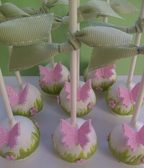 Garden party cake pops Garden Cake Pops, Garden Party Cake, Garden Party Cakes, Dipped Treats, Deco Cupcake, Cake Pop Designs, Pop Cakes, Garden Cake, Sweet Surrender