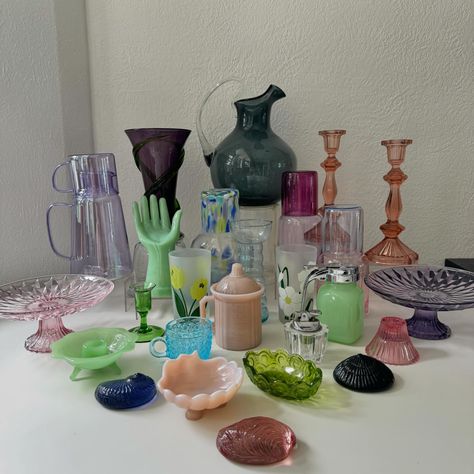 This + more coming soon 💌 Always: Friday @ 6PM CT Set reminders via story! • • • #vintageglassware #mcm #libbey #indianaglass #rehome #coupes #goblets #glassware #clapthatglass #boho #midcentrymodern #funky #retro #depressionglass #thrifted #thrift #neweclectic #etsyvintage #amberglass #retrokitchen #thriftedhome #shopsmall #shopvintage #ecofriendlykitchen #vintagehome #glassware #fairylamp #fairylamps #decanter Mix Match Glassware, Storing Glassware, Retro Glassware, Thrifted Home, Vintage Ideas, Trendy Furniture, Eco Friendly Kitchen, Fairy Lamp, Sophomore Year