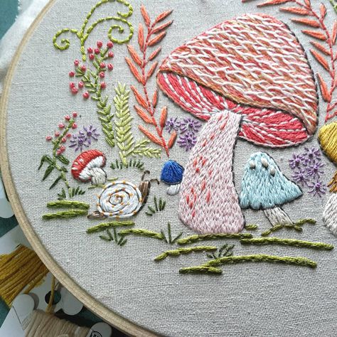 There be snail!  #embroidery #stitching #embroideryfloss #handmade #handembroidery #mushrooms #snails Mushroom Embroidery, Fall Embroidery Designs, Free Pattern Download, Cat Embroidery, Embroidery Template, Cute Embroidery, 자수 디자인, Hand Embroidery Pattern, Hand Embroidery Design