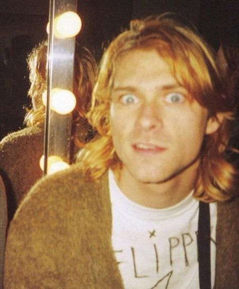 Today would have been Kurt Cobain's 45th birthday. To celebrate here are 45 of the best photos of the late Nirvana front man. Where Did You Sleep Last Night, Curco Vein, Kurt Cobain Photos, Donald Cobain, Kurt Nirvana, Krist Novoselić, Kurt Cobain Nirvana, Nirvana Kurt Cobain, Nirvana Kurt