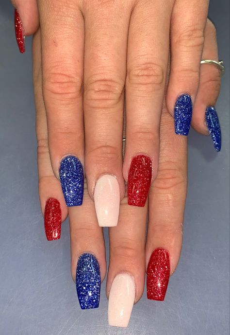 4th Of July Nails Dip Powder Simple, 4th Of July Nail Ideas Dip Powder, 4th Of July Coffin Nails, July 4th Dip Nails, 4th Of July Nail Designs Coffin, 4th Of July Nail Designs Glitter, Fourth Of July Nails Coffin, 4th Of July Nails Dip Powder, Simple Acrylic Nail Designs For Summer 4th Of July