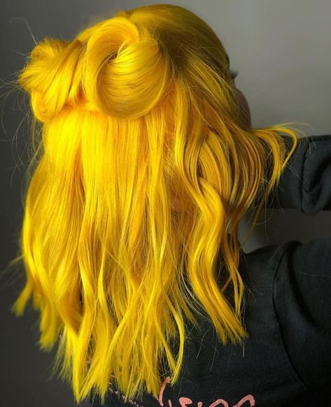 Blond Hairstyles, Yellow Hair Color, Hair Yellow, Neon Hair, Pulp Riot, Hair Things, Hair Artist, Glam Squad, Colour Ideas