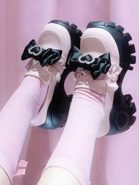 This price is for a pair of matte pink shoes and 2 pairs of detachable bowknots.   	 		 			Size 			35 			36 			37 			38 			39 		 		 			Foot Length 			22.5 cm 			23 cm 			23.5 cm 			24 cm 			24.5 cm 		 		 			Heel 			4-7 cm 			4-7 cm 			4-7 cm 			4-7 cm 			4-7 cm Viral Outfits, Pink Chunky Heels, Jirai Kei, Cute Shoes Heels, Kawaii Shoes, Matte Pink, Fancy Shoes, Cute Heels, Girly Shoes