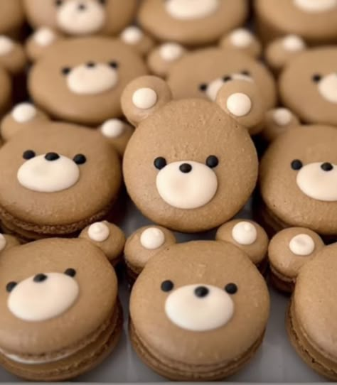 Baby Shower Macarons, Pregnancy Announcement Cake, Bear Baby Shower Theme, Babyshower Party, Teddy Bear Party, Teddy Bear Birthday, Teddy Bear Cakes, Baby Shower Theme Decorations, Bear Birthday Party