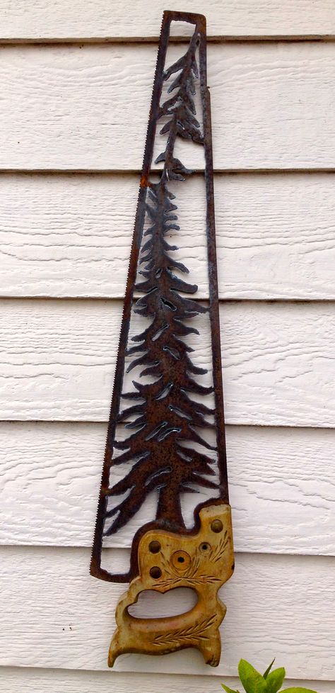 Plasma Cut Saw Blade. My second go at this and this one framed in with the shape of the blade. Welding Art Projects, Diy Welding, Metal Working Projects, Metal Welding, Sculpture Metal, Cnc Plasma, Metal Tree, Diy Metal, Metal Projects