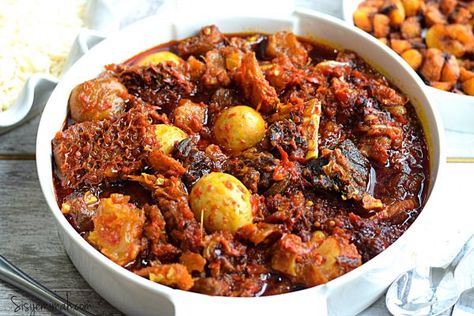 Ofada Stew, African Recipes Nigerian Food, Cooking Basmati Rice, Chicken And Chips, Nigerian Recipes, Jollof Rice, Goat Meat, Nigerian Food, Stuffed Pepper Soup