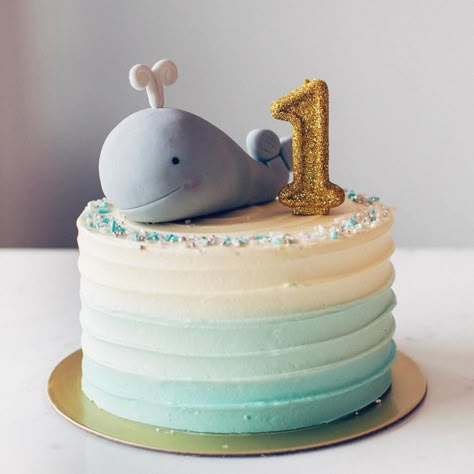 Baby Shower Kuchen, Whale Cakes, Boys First Birthday Cake, Boys 1st Birthday Cake, Whale Birthday, Baby Boy Birthday Cake, Baby First Birthday Cake, Cupcakes For Boys, 1st Birthday Cakes