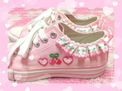 Pastel Colors Aesthetic, Colors Aesthetic, Creative Shoes, Kawaii Shoes, Kawaii Core, J Fashion, Kawaii Clothes, Pretty Shoes, Dream Clothes