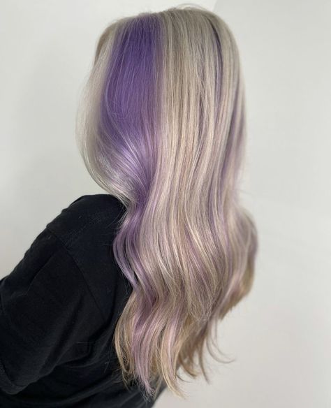 Lavender Ends Hair, Colorblock Hair Purple, Blonde Hair With Lilac Underneath, Blond And Lavender Hair, Purple Bangs Blonde Hair, Colored Roots Blonde Hair, Blonde And Purple Hair Ombre, Blonde With Lavender Highlights, Lilac Highlights Blonde