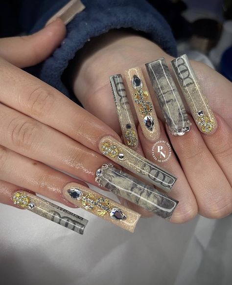 Long Money Nails, Nails Holding Money, Nail Designs Money, Money Nail Set, Encapsulated Money Nails, Money Nails, Encapsulated Nails, Bears Nails, Long Square Nails