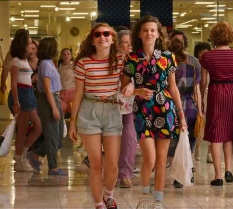 Max Mayfield Outfit, Eleven Halloween Costume, Max And El, Eleven Costume, Sadie And Millie, Max And Eleven, 80’s Outfits, Max Eleven, Max Costume