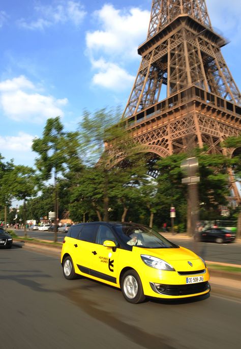 Voitures Jaunes #Paris #TourEiffel #Taxi - yellow car Yellow Cars, Yellow Car, Car Wrap, Big Ben, Eiffel Tower, Casino, Paris, Cars, Yellow