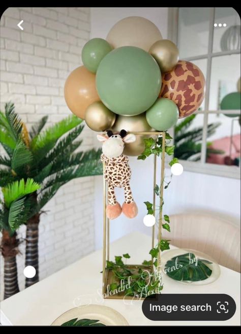 Safari Hat Centerpiece, Wild One Balloon Centerpiece, Jungle Balloon Centerpieces, Safari Table Centerpieces Jungle Party, Animal Balloon Centerpieces, Jungle Theme Balloons, Two Wild Centerpieces, Safari Theme Centerpieces Diy, Safari Theme Table Centerpiece