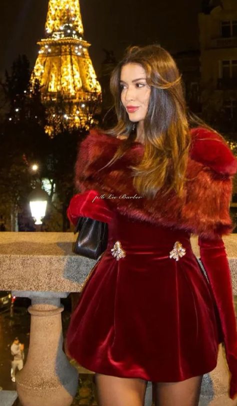 Holiday Party Dress Red, Holiday Party Aesthetic Fashion, Luxury Christmas Outfit, Kitschy Christmas Outfit, Red Velvet Dress Aesthetic, Red Christmas Party Outfit, Old Money Cocktail Outfit, Holiday Dresses Christmas Parties, Holiday Concert Outfit