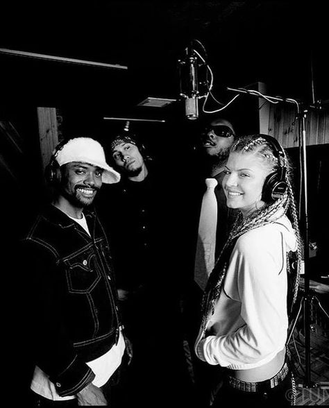 Black Eyed Peas Aesthetic, Black Eyed Peas Music, Iconic 2000s Pictures, Black Eyed Peas Band, Hiphop Aesthetic, 2000s Pictures, Black Eye Peas, Rap Culture, Drums Studio