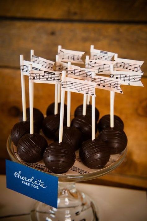 Music Notes Party Theme, Music Cake Pops, Music Themed Desserts, Music Themed Birthday Party Decorations, Music Themed Snacks, Band Banquet Ideas, Concert Themed Birthday Party, Music Desserts, Music Party Ideas