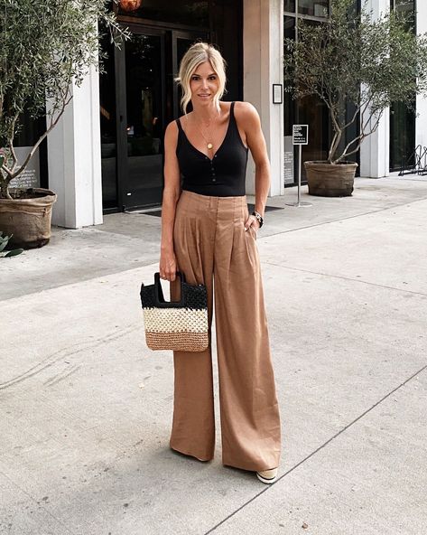 Brown Wide Leg Pants Outfit, Wide Leg Linen Pants Outfit, Wide Leg Pants Outfit Summer, Wide Leg Pants Outfit Casual, Linen Pants Outfit Summer, Wide Pants Outfit, Wide Linen Pants, Wander Outfit, Brown Linen Pants