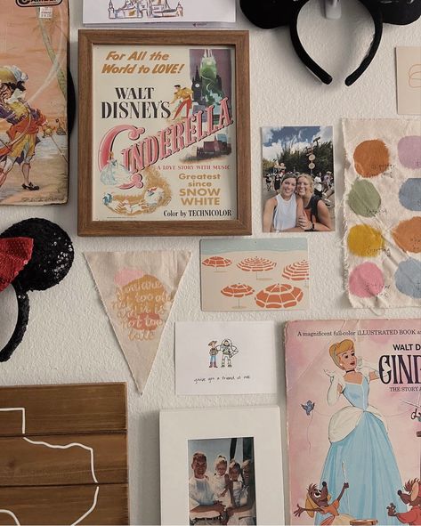 Realistic College Dorm Room Ideas, Disney Wall Prints, Disney Room For Adults, Disney Aesthetic Decor, Disney Aesthetic Room Decor, Disney Home Aesthetic, Disney Decor Aesthetic, Disney Room Wall, Dcp Room Decor 2x2