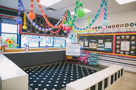 Preschool Ceiling Decorations, Paint Themed Classroom, Classroom Ceiling Decorations Preschool, Classroom Ceiling Decor, Hanging Classroom Decorations, Ramadhan Craft, Classroom Ceiling Decorations, Sunday School Classroom Decor, Classroom Carpets