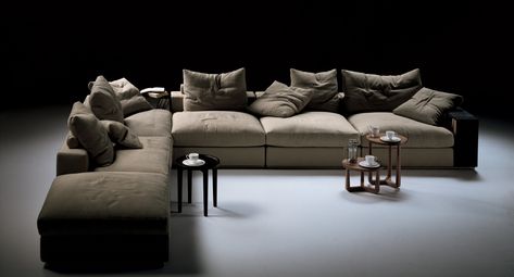 A design object must be functional, but you can not reduce design to functionality. It would be trivial. Designed by Antonio Citterio Flexform Sofa, Sala Set, Best Leather Sofa, Cool Couches, Joe Colombo, Sofa Price, Modern Sofa Sectional, Couch Set, Leather Couch