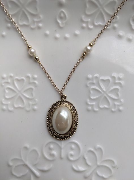 Vintage Pearl Pendant, Old Vintage Jewelry, Regency Era Necklace, Vintage Gold Necklace Antique Jewelry, Dream Jewelry Necklaces, Old Necklace Vintage, 40s Necklace, Regency Era Jewelry, Regency Necklace