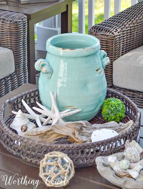 If you want your outdoor space to be inviting, you'll want to use these 8 tips. #outdoorspaceideas #outdoorroomideas #porchdecorating #screenporchdecorating How To Decorate With Baskets, Decorate With Baskets, Farmhouse Sofa Table, Screened Porch Decorating, Hallway Makeover, Beach Patio, Decor Plants, Seaside Decor, Beachy Decor