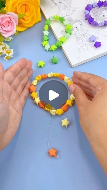 Paper Star Bracelet, Handicrafts Ideas Handmade, Paper Bracelet For Kids, Cute Origami Easy, Handicrafts Ideas, Creative Handicraft, Handicraft Ideas, Bts Diy, Stars Bracelet