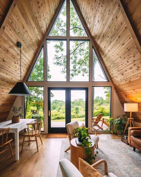 Escape to a Charming Forest Cabin Retreat Retreat Aesthetic, Small Mountain Cabin, Cozy Hideaway, Wilderness Cabins, Seeking Peace, Wilderness Retreat, Forest Retreat, Cabin Retreat, Cabin Inspiration