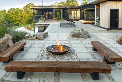 Rustic Patio, Rustic Backyard, Patio Slabs, Driveway Landscaping, Casa Container, Modern Patio, Paver Patio, Concrete Patio, Cool Landscapes