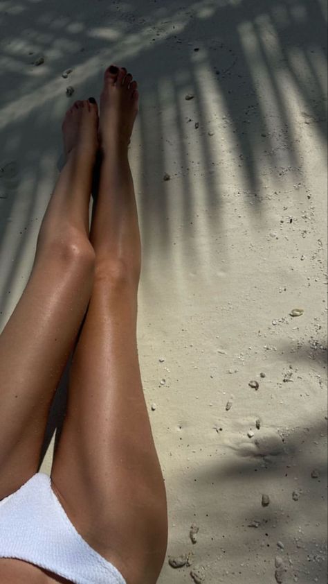 Self Tan Aesthetic, Smooth Legs Aesthetic, Smooth Skin Legs, Body Picture Ideas, Nail Story, How To Get Tan, Smooth Legs, Tan Legs, Metal Welding