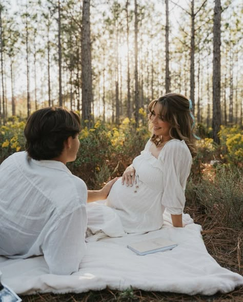 Maternity Pic Inspiration, Maternity With Husband Photo Shoot, Maternity Photoshoot In Creek, Maternity Pictures Inspiration, 2nd Trimester Photoshoot, Maternity Photo Shoot Picnic, Maternity Outfits Spring Photoshoot, Soft Maternity Shoot, Maternity Outdoor Photography