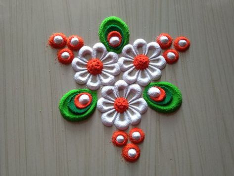 Siddhis rangoli art Simple Short Rangoli Design, Straight Rangoli Designs, Short Rangoli Designs, Short Rangoli, Pongal Rangoli Design, Makar Sankranti Rangoli, Small Free Hand Rangoli, Haldi Kunku, Simple Rangoli With Dots