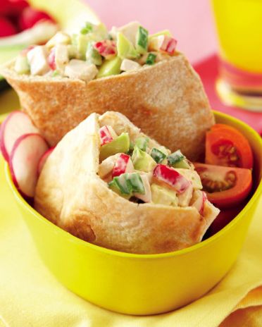 Struggling for lunch ideas? These pittas are bursting with flavour and the good stuff - why not get creative and share your favourite fillings with us :) Pitta Bread Fillings, Pitta Bread Recipe, Aldi Chicken, Aldi Australia, Aldi Meal Plan, Bread Ideas, Aldi Recipes, Chicken Salad Wrap, Roast Chicken Leftovers