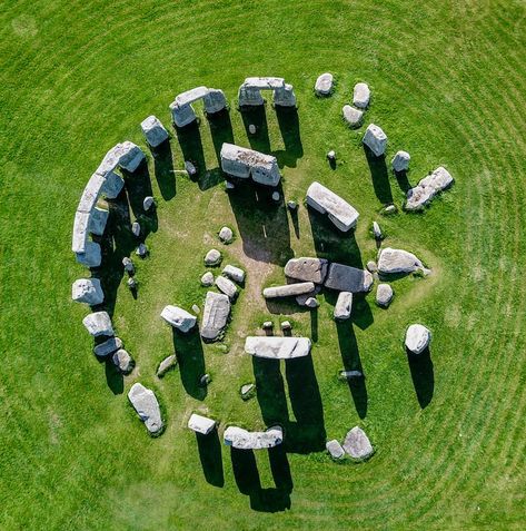 7 Intruiging Facts About Stonehenge, England's Mysterious Neolithic Ruin Facts About England, Mark Thomas, Archaeology News, Trends International, Summer Solstice, Stonehenge, Salisbury, Drone Photography, Unesco World Heritage Site