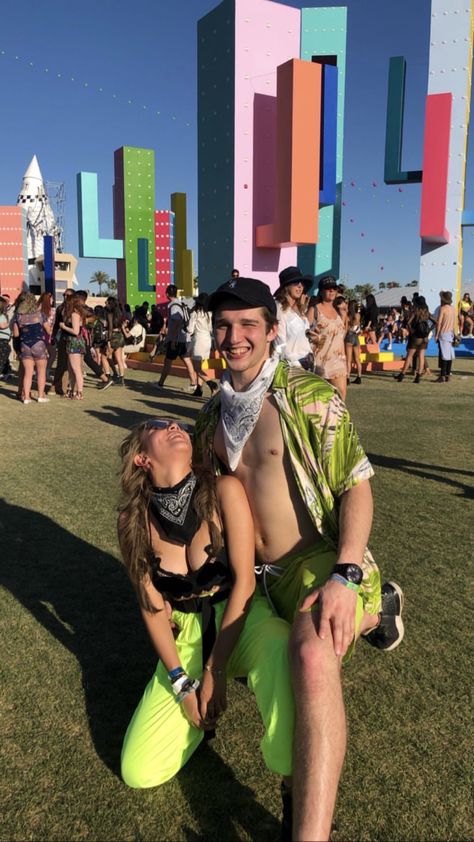 Edc Rave Outfits Couples, Couples Rave Outfits, Couple Rave Outfits, Rave Couple Outfits, Edc Rave Outfits, Rave Couple, Leeds Fest, Adelaine Morin, Rave Outfits Edc