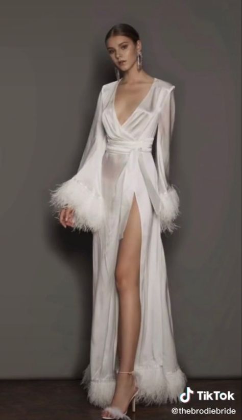 Celebrity Clothing, Wedding Gown Simple Elegant, Dress With Feathers, Wedding Gown Simple, Dress Couture, Bath Robes, White Bridesmaid, Future Wardrobe, Evening Dress Fashion