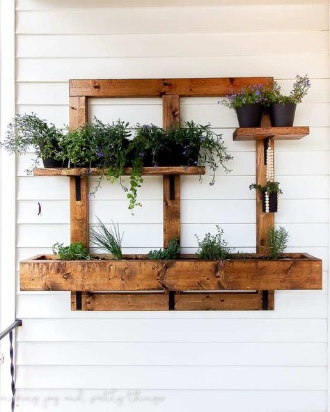 Vertical Herb Gardens, Wall Planters Outdoor, Herb Garden Planter, Hanging Herb Garden, Vertical Wall Planters, Vertical Garden Indoor, Hanging Herbs, Diy Herb Garden, Vertical Vegetable Garden