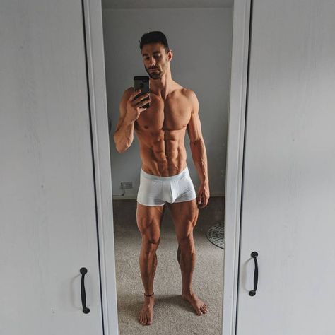 Men Selfies, Chris Roberts, Swimming Clothes, Fitness Influencer, Male Torso, Men With Beards, Muscle Body, Model Fitness, Swimming Outfit