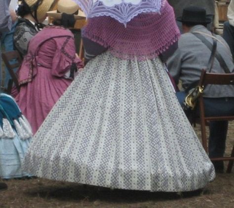 3 Tips to Prevent the Lampshade Hoopskirt 1860s Gown, Historical Dress Patterns, Steam Punk Diy, Crinoline Fashion, Ren Faire Costumes, Hoop Petticoat, Historical Costuming, Hoop Skirt, Period Outfit