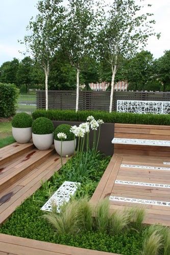 Geometric gardening Hampton Court Flower Show, Buxus Sempervirens, Wooden Deck, Modern Garden Design, Have Inspiration, Low Maintenance Garden, Contemporary Garden, Silver Birch, Garden Features