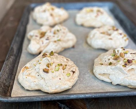 Ina Garden, Pavlova Dessert, Barefoot Contessa Recipes, Pistachio Cookies, Ina Garten Recipes, Country Recipes, Barefoot Contessa, Pure Vanilla, Meringue Cookies